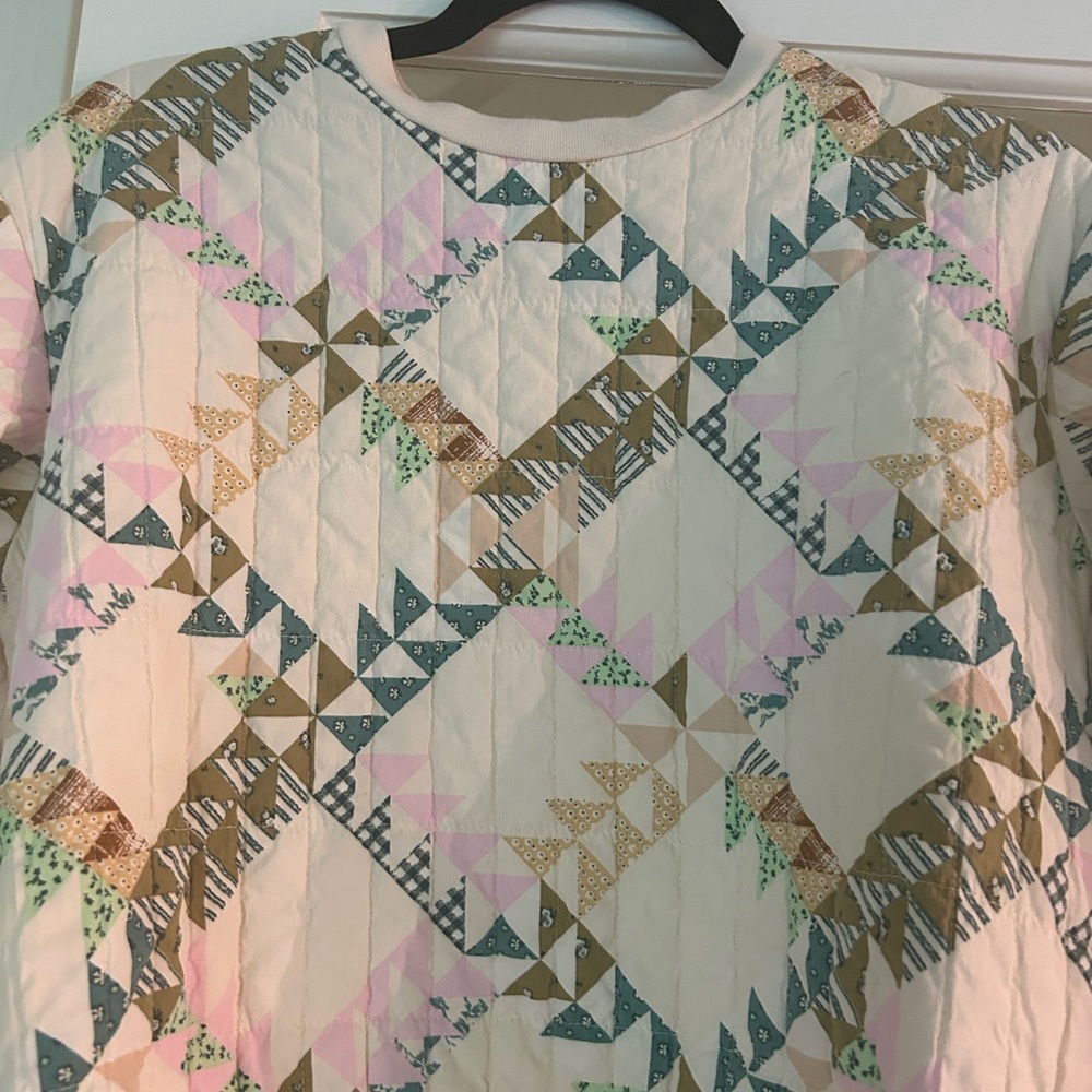 Universal Thread sweatshirt - Picture 3 of 4